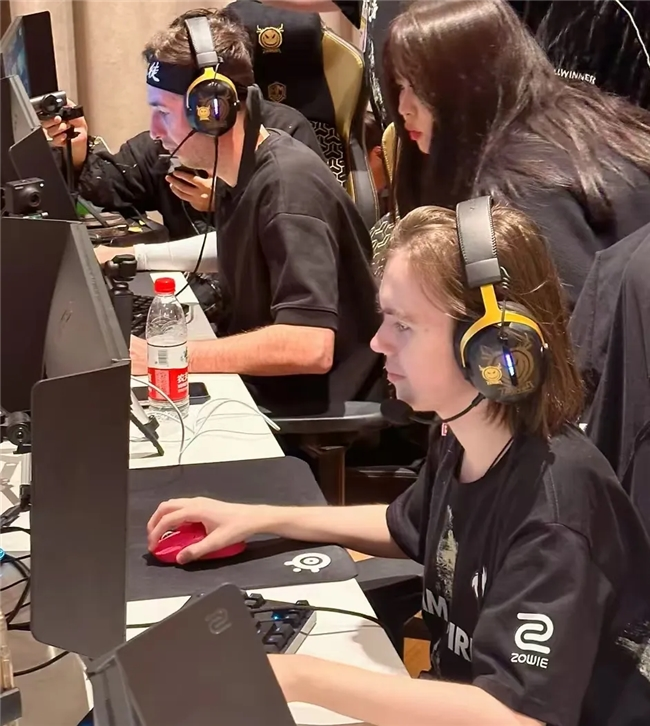 Team WE 教练：我们哪方面都不如TES，努力训练吧