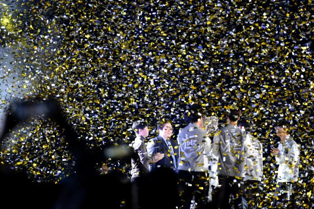 Faker遭遇耻辱对局，对手竟直接做手势嘲讽